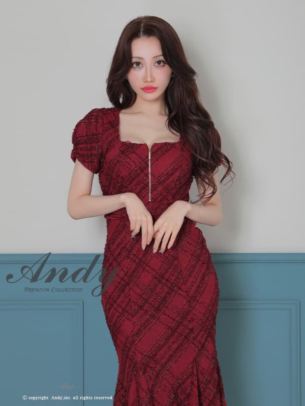 ワインレッド　モデル：まい　着用サイズ：Sサイズ