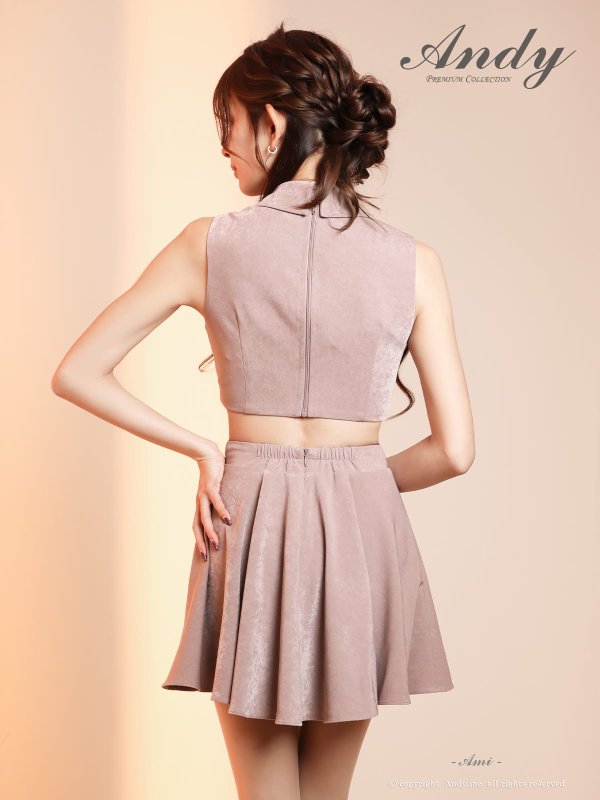 ベージュ　モデル：あみ　身長：163cm　着用サイズ：Sサイズ