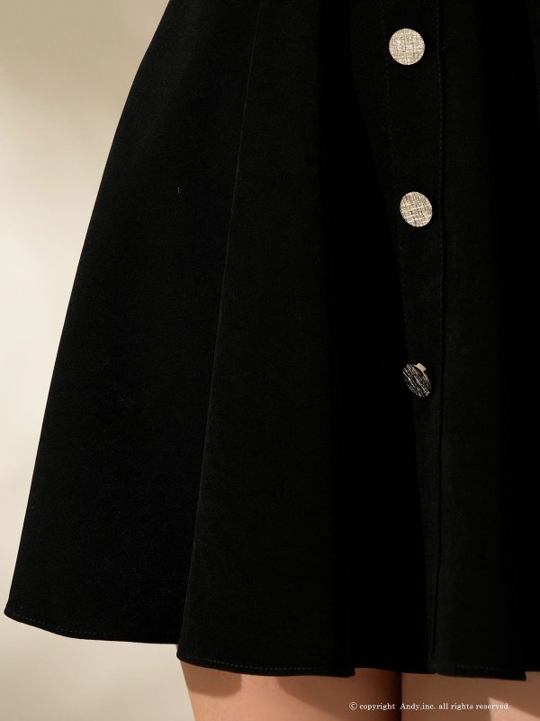 ブラック　モデル：藤咲めい　着用サイズ：Sサイズ