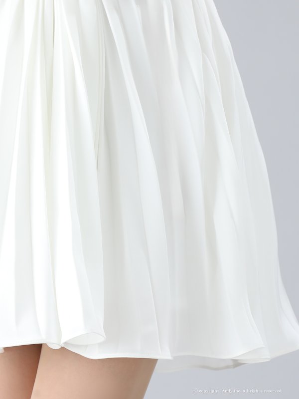 ホワイト　モデル：あみ　身長：163cm　着用サイズ：Sサイズ