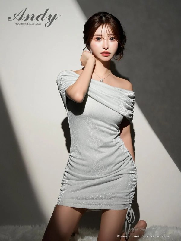 シルバー　モデル：藤崎めい　身長：159cm　着用サイズ：Sサイズ