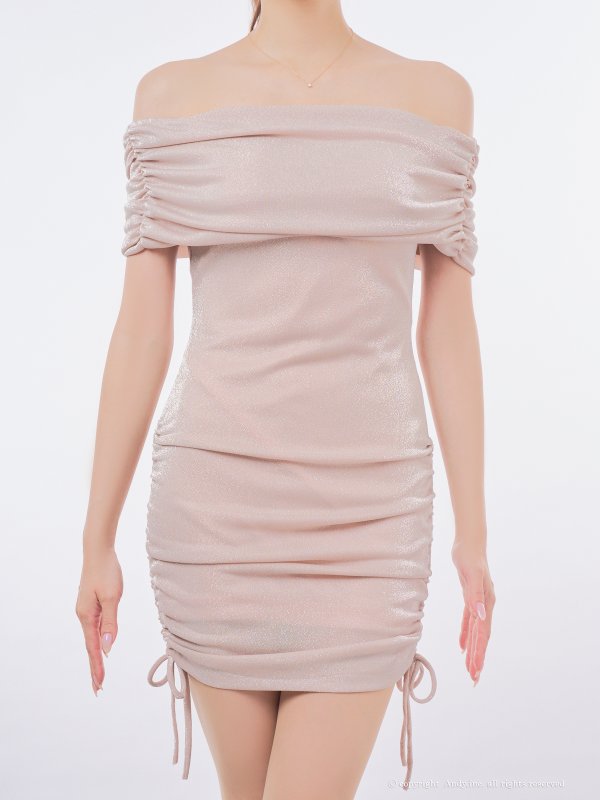 ピンク　モデル：あみ　身長：163cm　着用サイズ：Sサイズ