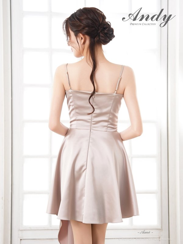 シャンパンベージュ　 モデル：あみ　身長：163cm　着用サイズ：Sサイズ