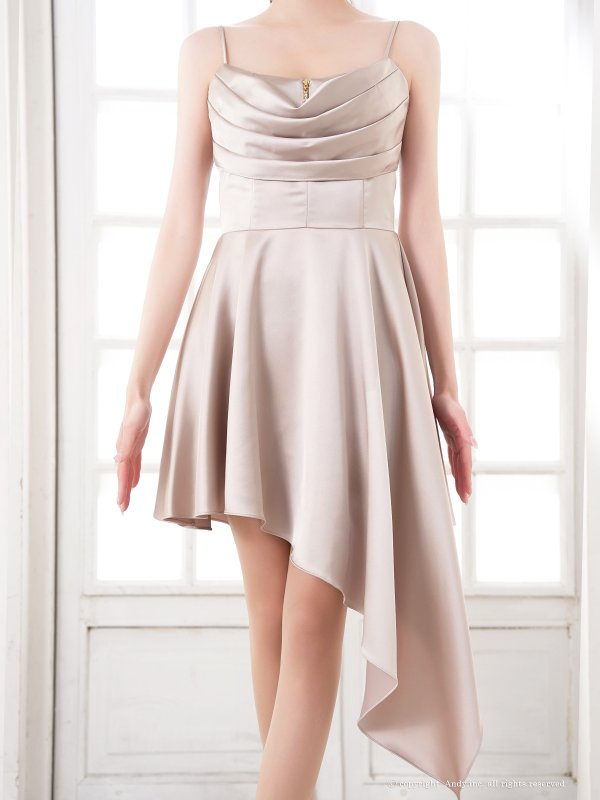 シャンパンベージュ　 モデル：あみ　身長：163cm　着用サイズ：Sサイズ