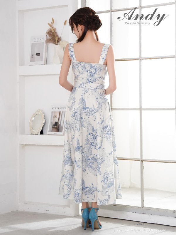 アイボリー×ブルー　モデル：あみ　身長：163cm　着用サイズ：Sサイズ