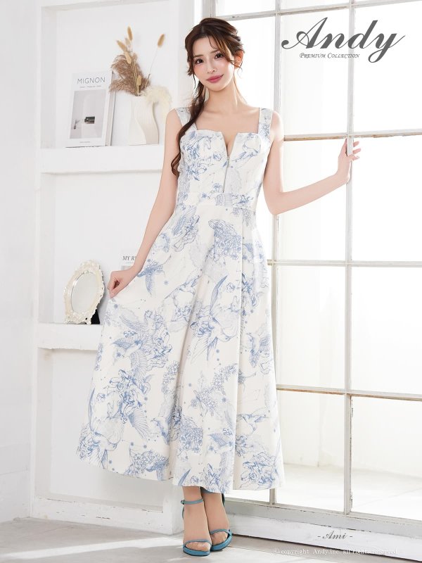 アイボリー×ブルー　モデル：あみ　身長：163cm　着用サイズ：Sサイズ