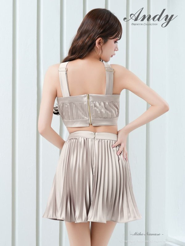 シャンパンゴールド　モデル：七瀬みほ　身長：162m　着用サイズ：Sサイズc