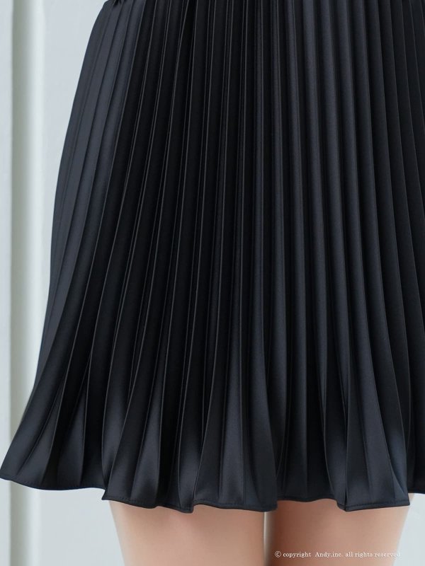 ブラック　モデル：七瀬みほ　身長：162cm　着用サイズ：Sサイズ