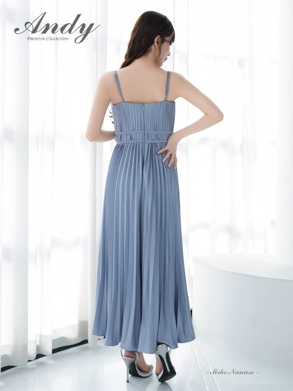 ブルー　モデル：七瀬みほ　身長：162cm　着用サイズ：Sサイズ