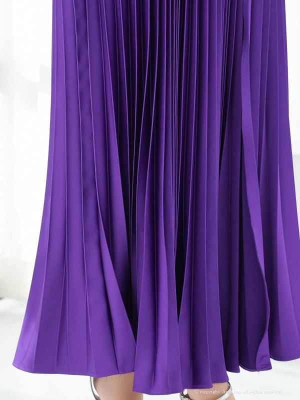 パープル　モデル：七瀬みほ　身長：162cm　着用サイズ：Sサイズ