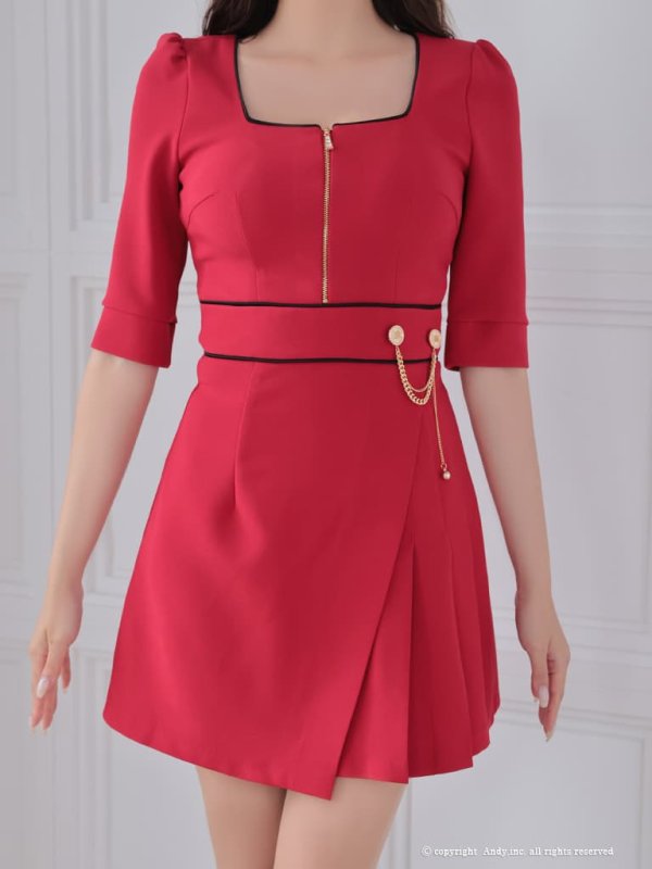 レッド モデル：あみ　身長：163cm　着用サイズ：Sサイズ