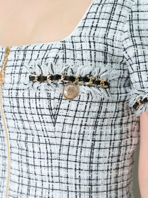 ホワイト×ブラック　モデル：なつき　着用サイズ：Sサイズ