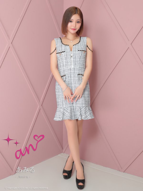 ホワイト　モデル：あみる　身長：158cm　着用サイズ：Sサイズ