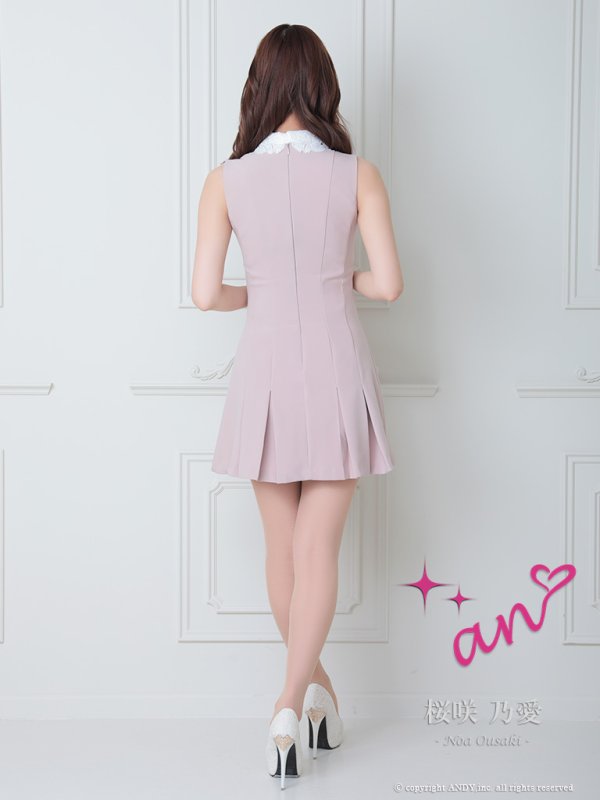 ピンクベージュ　モデル：桜咲乃愛　身長：164cm　着用サイズ：Sサイズ