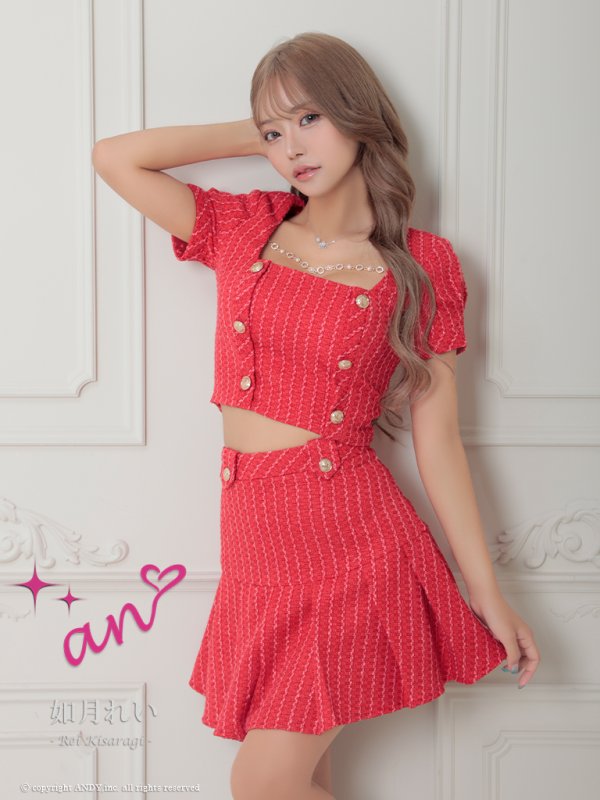 レッド　モデル：如月れい　身長：156cm　着用サイズ：Sサイズ