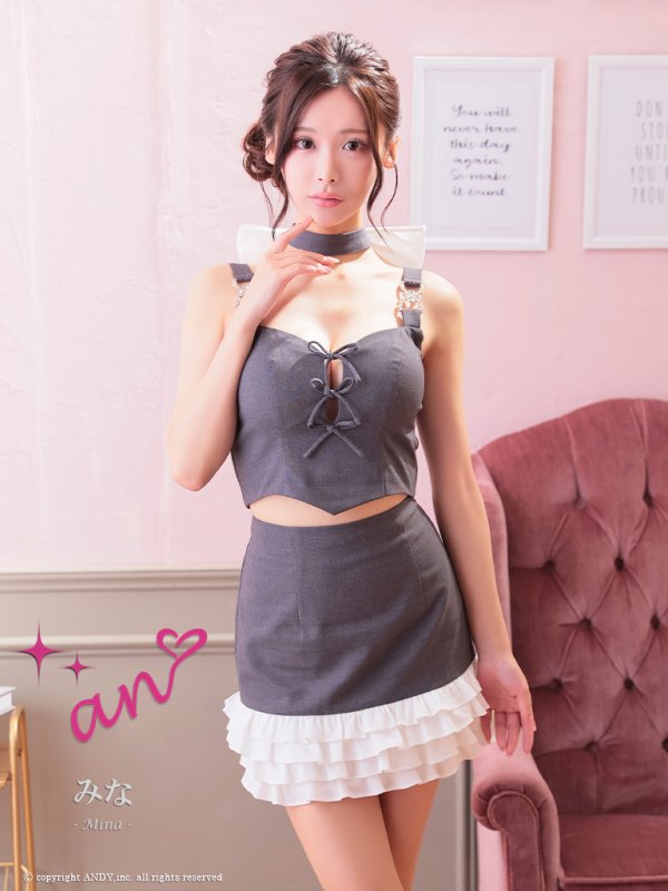 グレーxホワイト モデル:みな 着用サイズ:Sサイズ