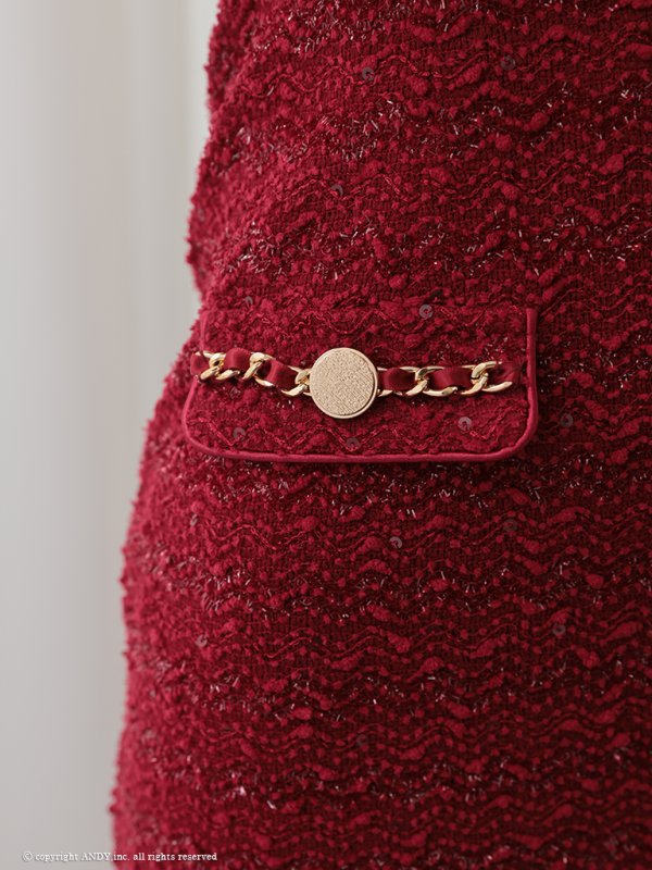 レッド モデル:綾野あすか 身長:157cm 着用サイズ:Sサイズ