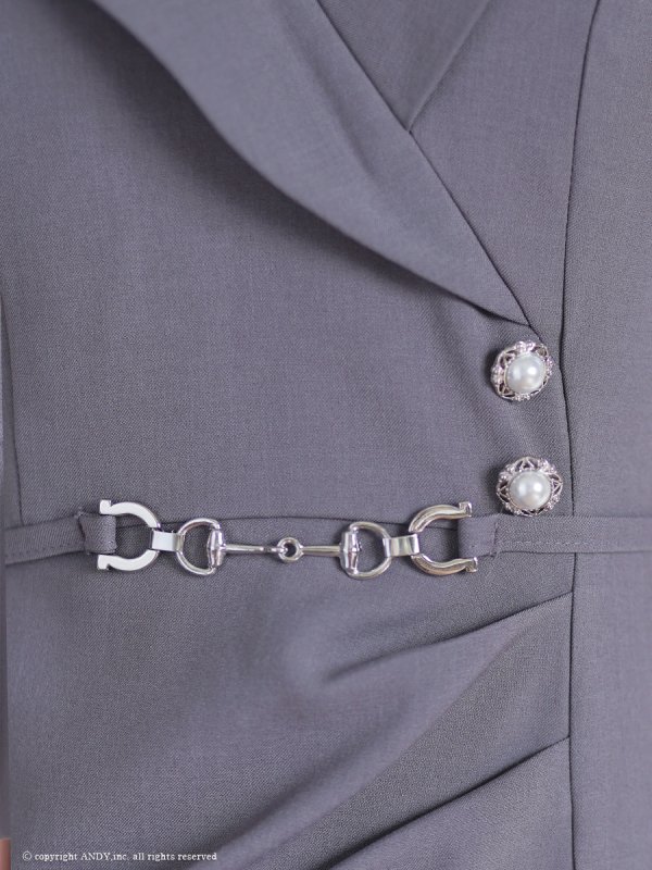 グレー モデル:るり 着用サイズ:Sサイズ