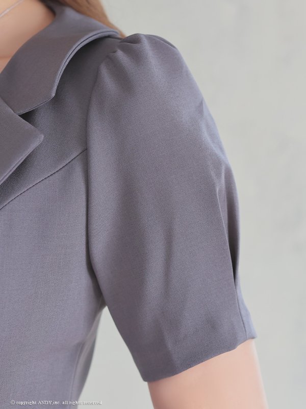 グレー モデル:るり 着用サイズ:Sサイズ
