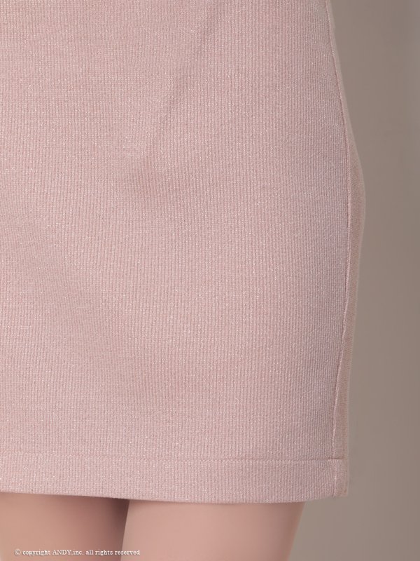 ピンクベージュ モデル：まりん　身長：164cm　着用サイズ：Sサイズ