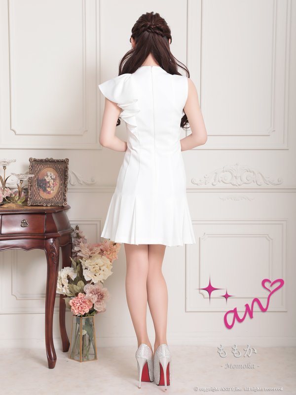 ホワイト モデル:ももか 身長:156cm 着用サイズ:Sサイズ