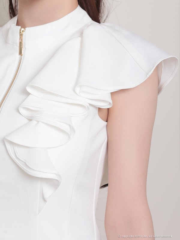 ホワイト モデル:ももか 身長:156cm 着用サイズ:Sサイズ