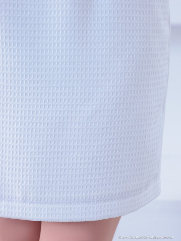 ホワイト モデル:椎名みつは 身長:159cm 着用サイズ:Sサイズ