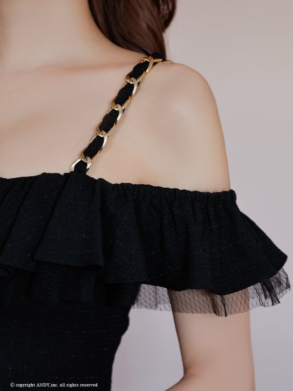 ブラックxホワイト モデル:桜咲乃愛 身長:164cm 着用サイズ:Sサイズ