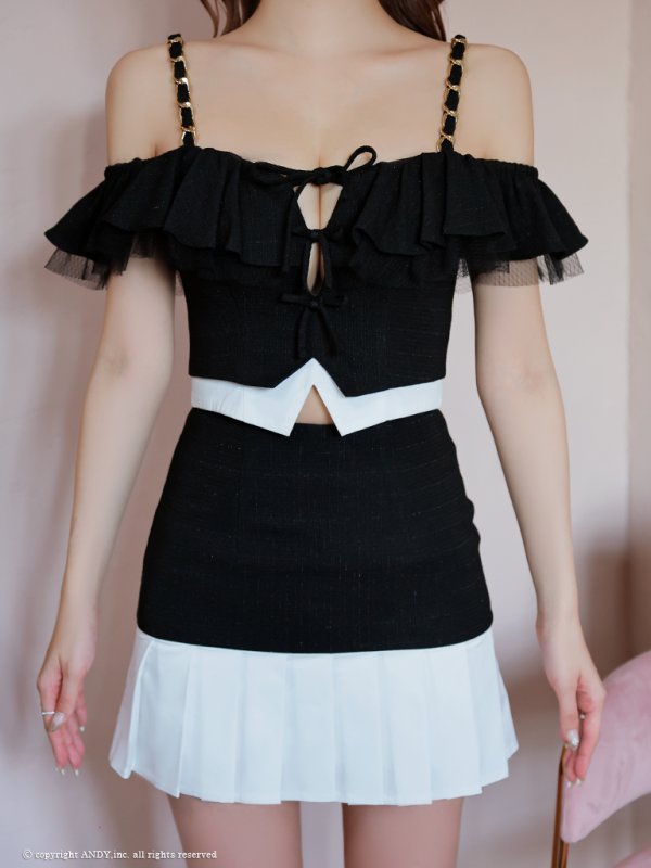 ブラックxホワイト モデル:桜咲乃愛 身長:164cm 着用サイズ:Sサイズ