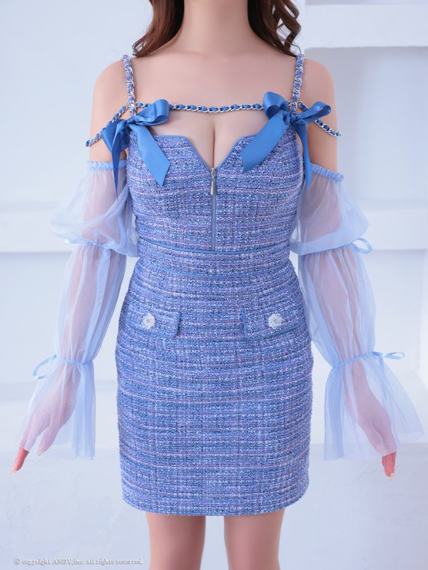 ブルー モデル:椎名みつは 着用サイズ:Sサイズ