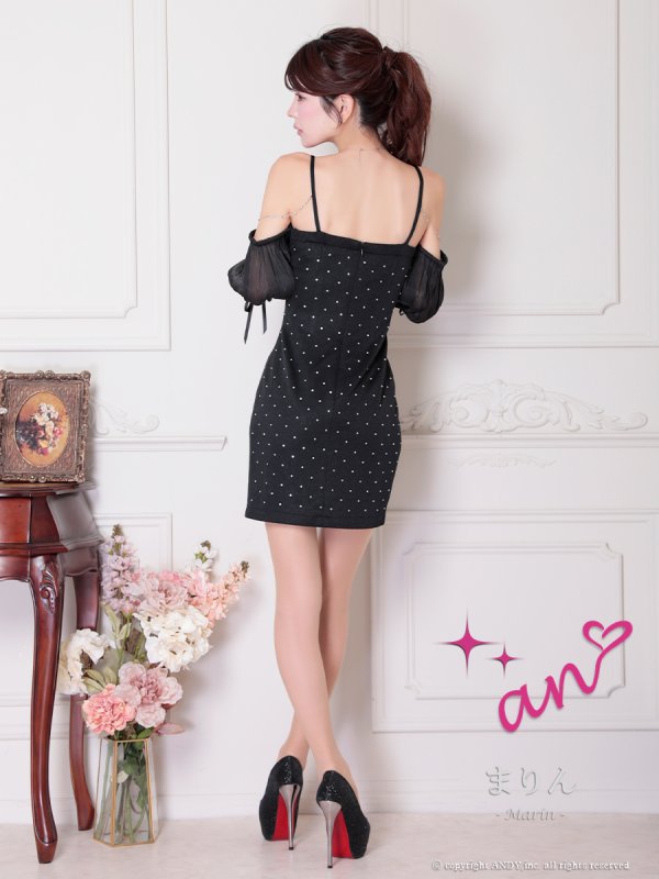 ブラック モデル：まりん　身長：164cm　着用サイズ：Sサイズ