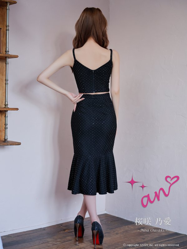 ブラック モデル:桜咲乃愛 身長:164cm 着用サイズ:Sサイズ