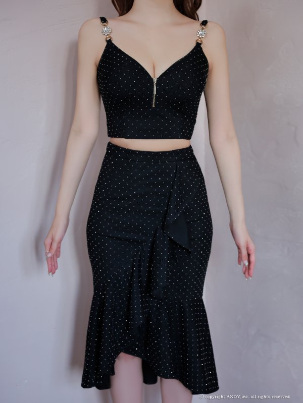 ブラック モデル:桜咲乃愛 身長:164cm 着用サイズ:Sサイズ