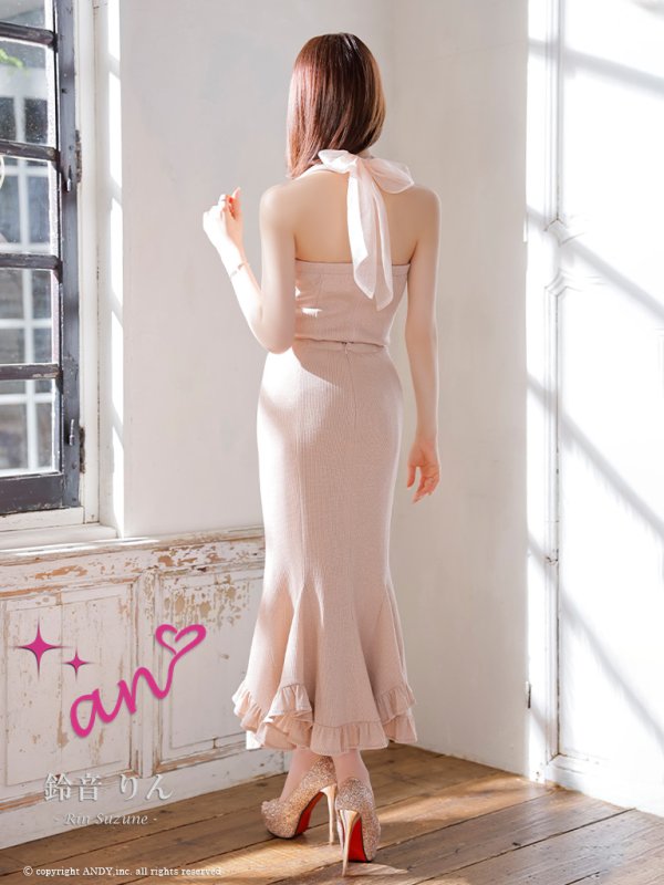 ベージュ モデル:鈴音りん 身長:156cm 着用サイズ:Sサイズ