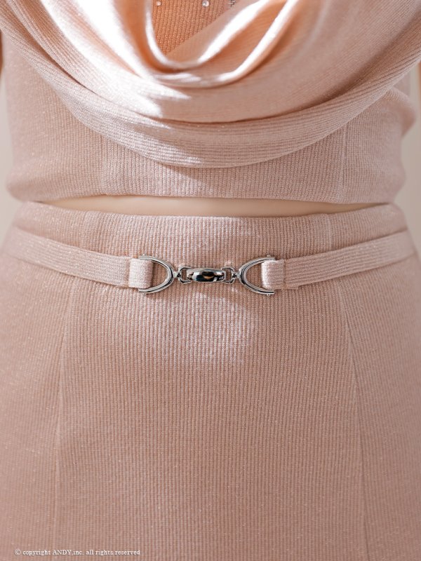 ベージュ モデル:鈴音りん 身長:156cm 着用サイズ:Sサイズ