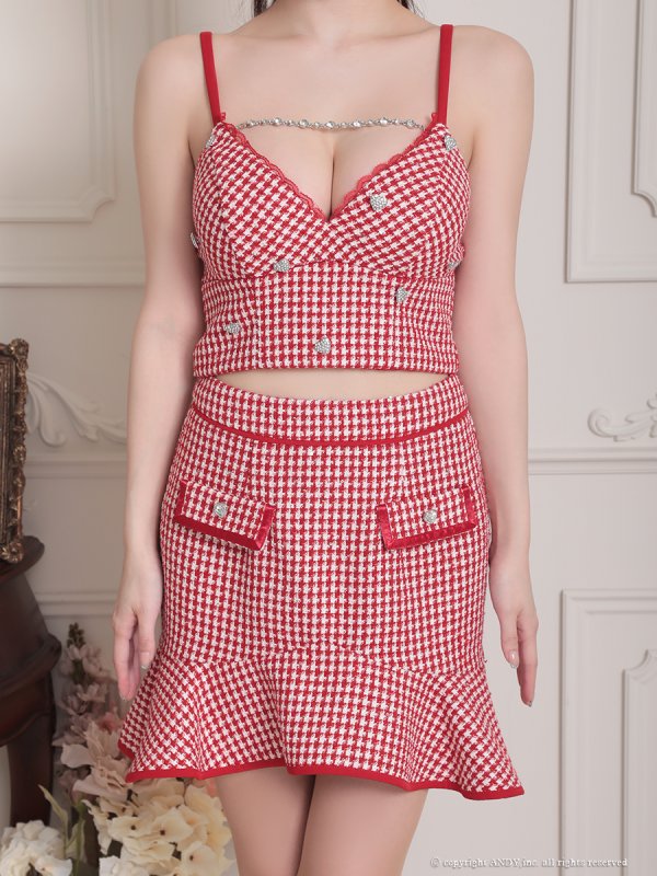 レッド モデル:ももか 身長:156cm 着用サイズ:Sサイズ