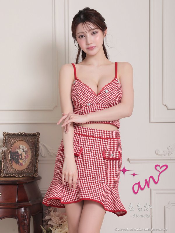 レッド モデル：ももか　身長：156cm　着用サイズ：Sサイズ