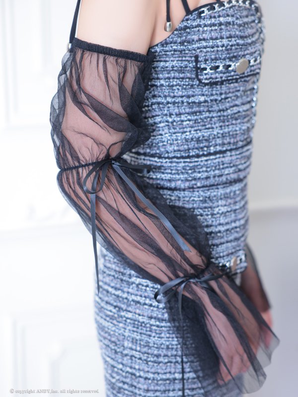 ブラック　モデル：りこ　着用サイズ：Sサイズ