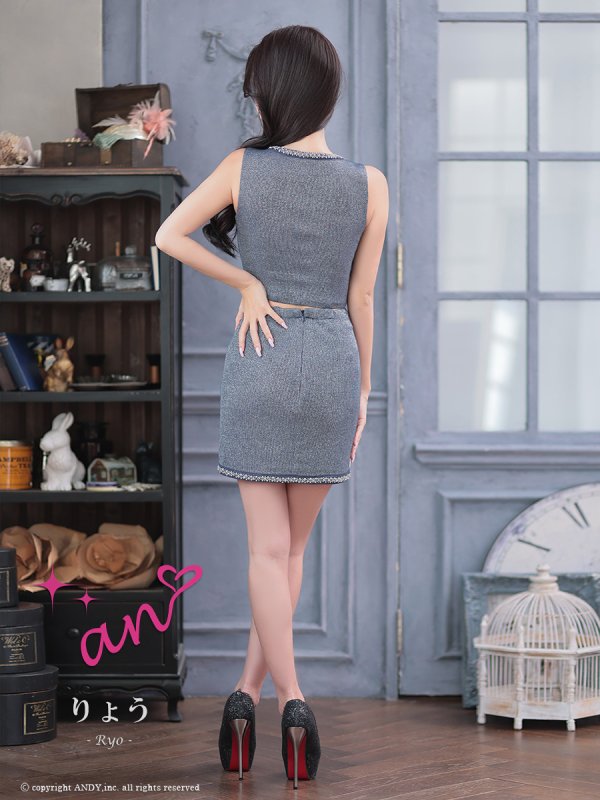 ネイビー モデル:りょう 着用サイズ:Sサイズ