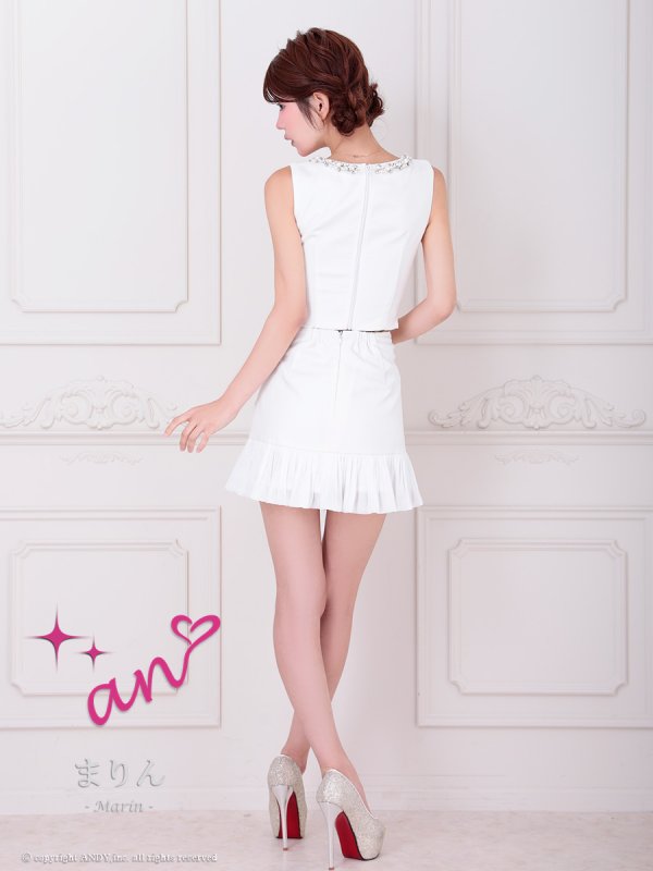 ホワイト モデル:まりん 身長:164cm 着用サイズ:Sサイズ