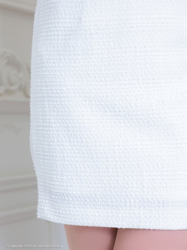 ホワイト モデル：りこ　着用サイズ：Sサイズ