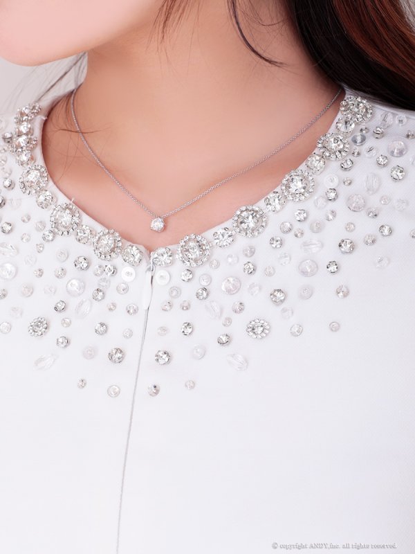 ホワイト モデル:もみじ 着用サイズ:Sサイズ