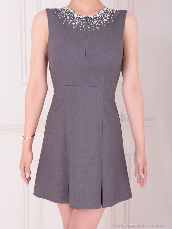 グレー モデル:天使あさまる 着用サイズ:Sサイズ