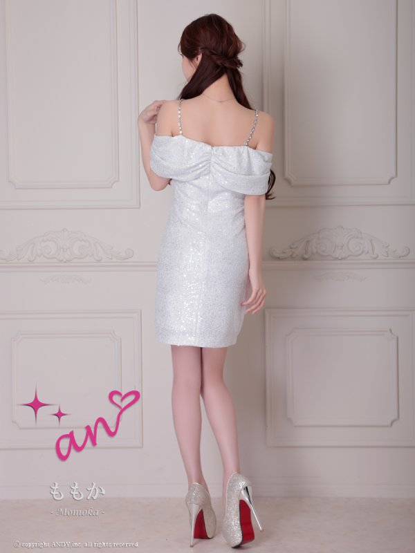 ホワイト モデル:ももか 身長:156cm 着用サイズ:Sサイズ