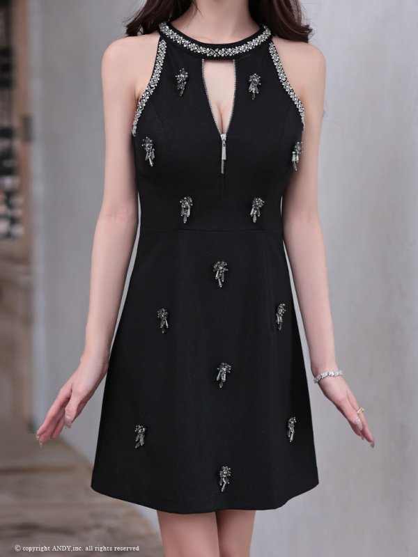 ブラック モデル:黒咲サリー 身長:160cm 着用サイズ:Sサイズ