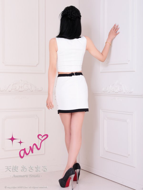 ホワイトxブラック モデル：天使あさまる　着用サイズ：Sサイズ