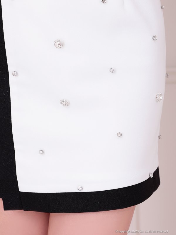 ホワイトxブラック モデル：天使あさまる　着用サイズ：Sサイズ