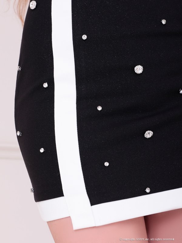 ブラックxホワイト モデル：りり　着用サイズ：Sサイズ