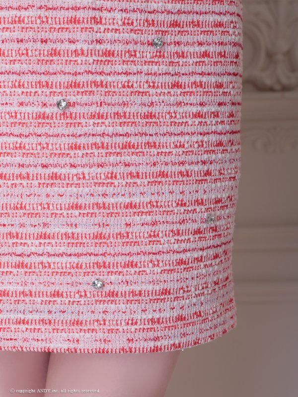 レッド　モデル：ももか　身長：156cm　着用サイズ：Sサイズ