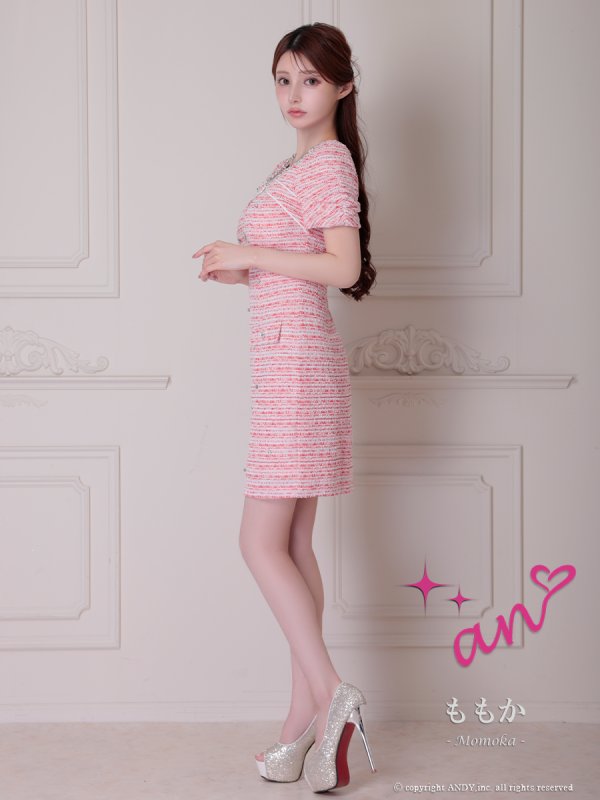 レッド　モデル：ももか　身長：156cm　着用サイズ：Sサイズ